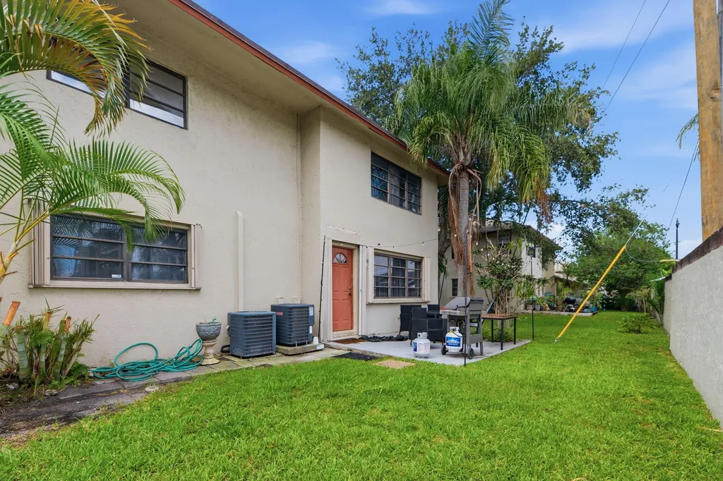 1769 NE 40th Place Pompano Beach FL 33064