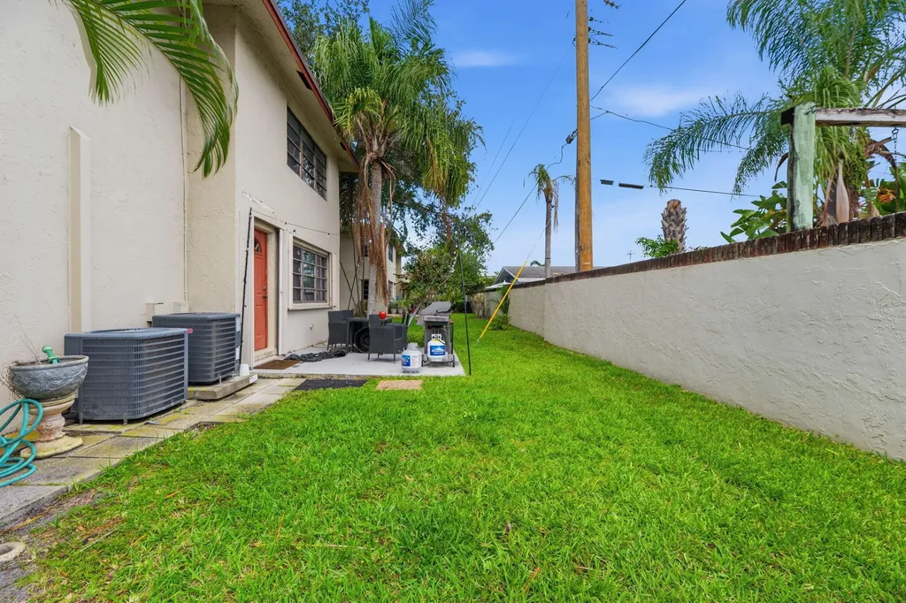1769 NE 40th Place Pompano Beach FL 33064