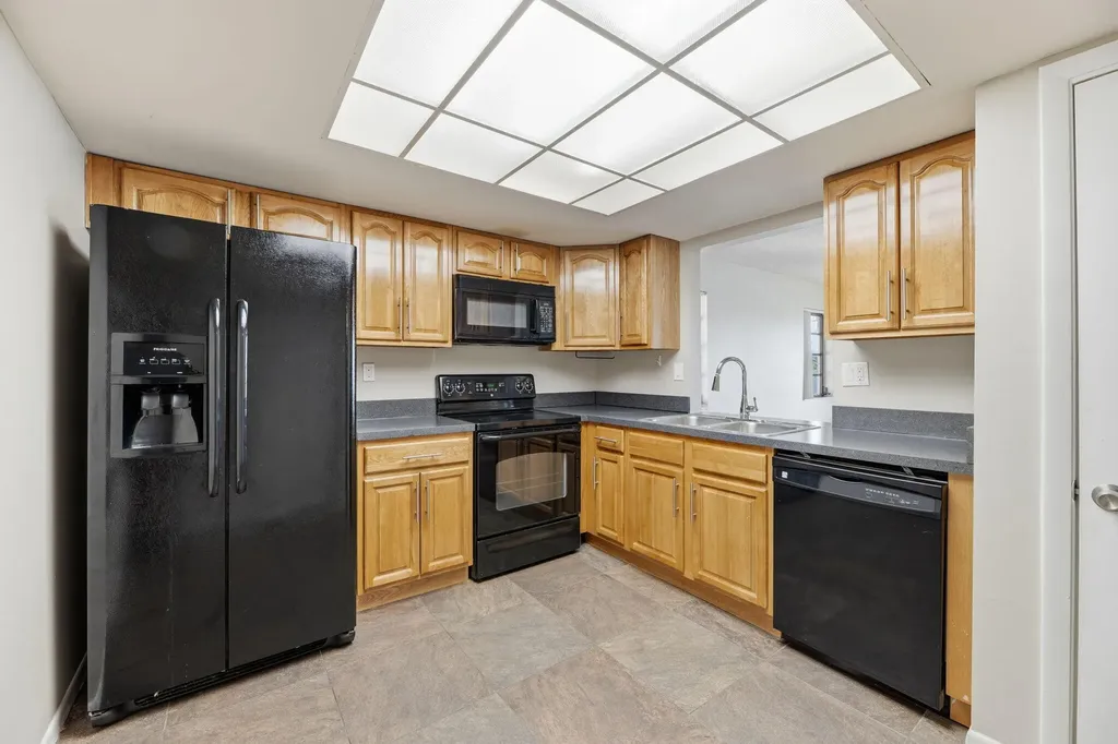 1769 NE 40th Place Pompano Beach FL 33064