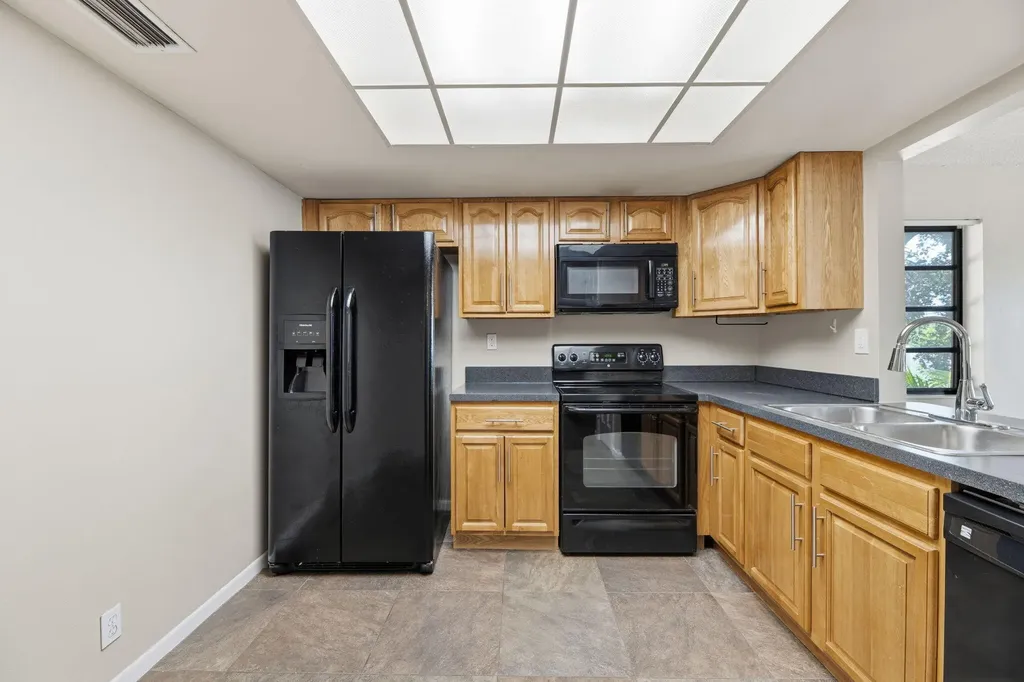 1769 NE 40th Place Pompano Beach FL 33064