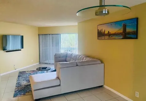 2000 N Congress N West Palm Beach FL 33401