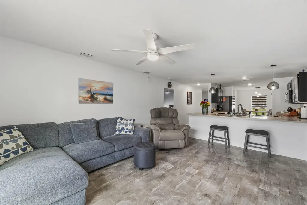380 SW Donna Terrace Port St Lucie FL 34984