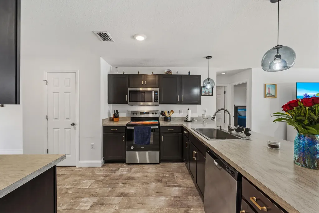 380 SW Donna Terrace Port St Lucie FL 34984