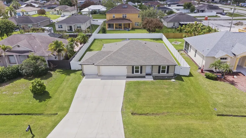 380 SW Donna Terrace Port St Lucie FL 34984