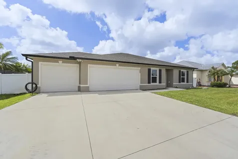 380 SW Donna Terrace Port St Lucie FL 34984