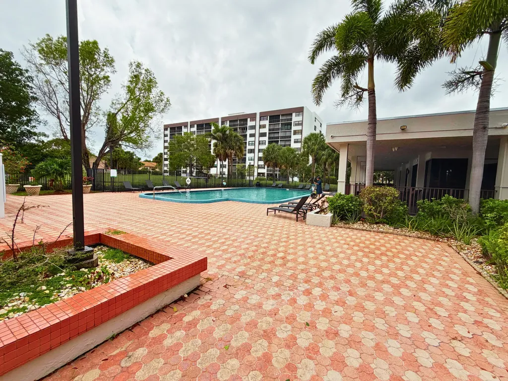 1244 S Military Trail Deerfield Beach FL 33442
