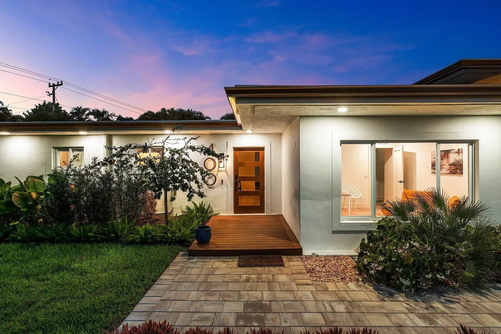 400 Kings Lynn Delray Beach FL 33444