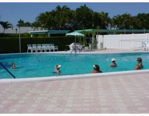 2556 E Dudley Drive Drive E West Palm Beach FL 33415