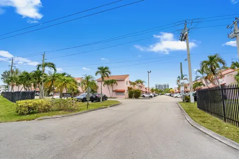 8039 Lake Drive Doral FL 33166
