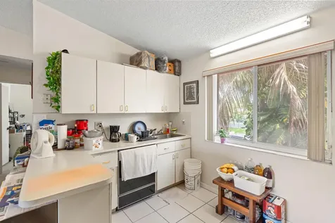 8039 Lake Drive Doral FL 33166