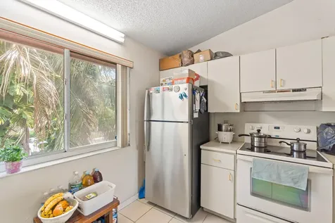 8039 Lake Drive Doral FL 33166