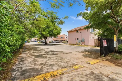 8039 Lake Drive Doral FL 33166