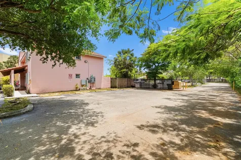 8039 Lake Drive Doral FL 33166
