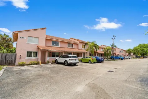 8039 Lake Drive Doral FL 33166