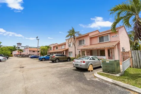 8039 Lake Drive Doral FL 33166