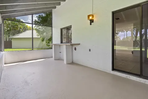 1955 Sacramento Weston FL 33326