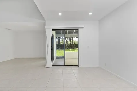 1955 Sacramento Weston FL 33326