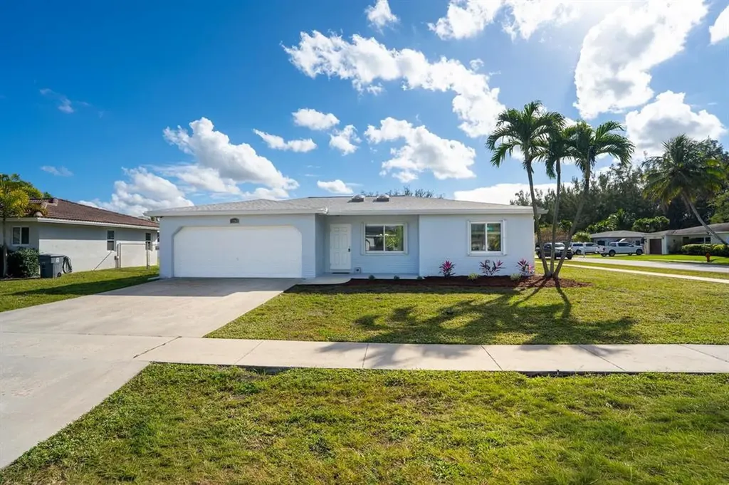 10910 Stacey Lane Boca Raton FL 33428