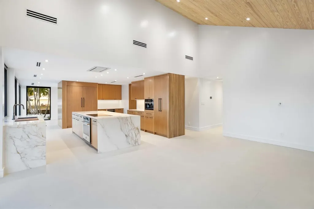 2791 NE 57th Court Fort Lauderdale FL 33308