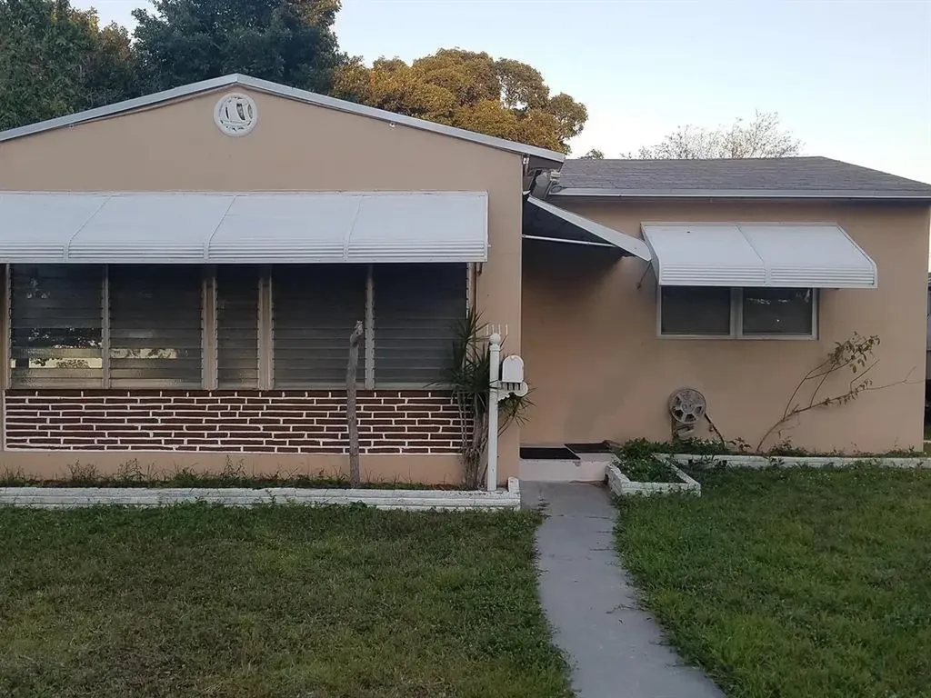 1111 N 25th Avenue Hollywood FL 33020