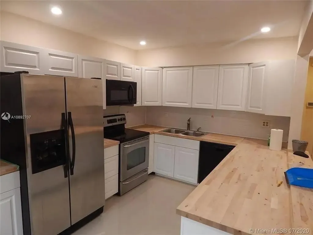 1111 N 25th Avenue Hollywood FL 33020