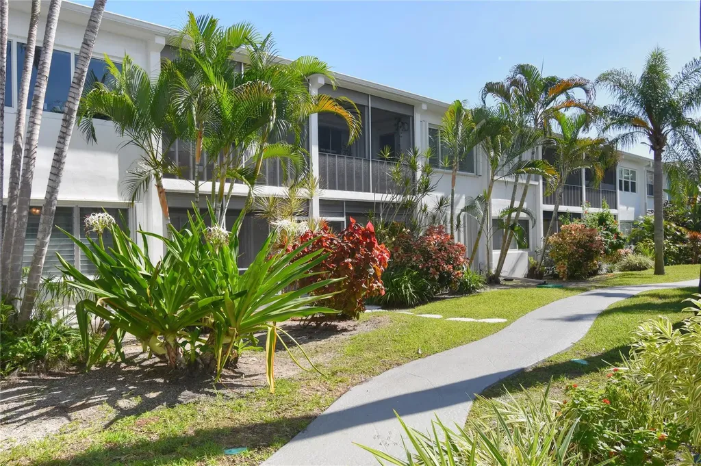 2161 NE 42nd Court Lighthouse Point FL 33064