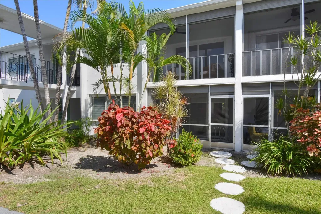 2161 NE 42nd Court Lighthouse Point FL 33064
