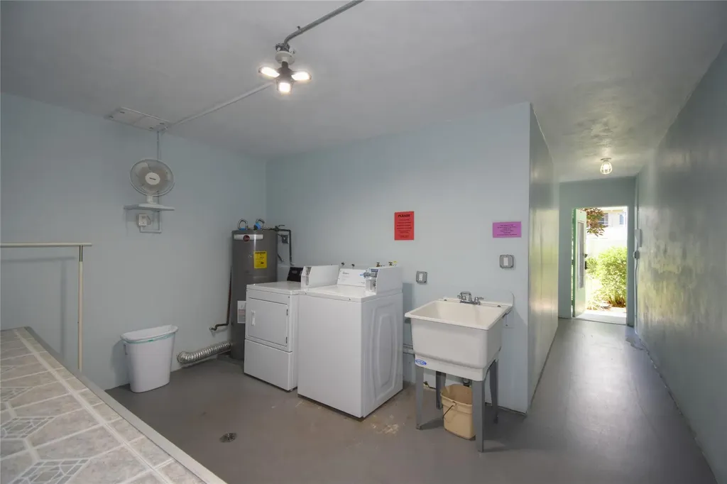 2161 NE 42nd Court Lighthouse Point FL 33064