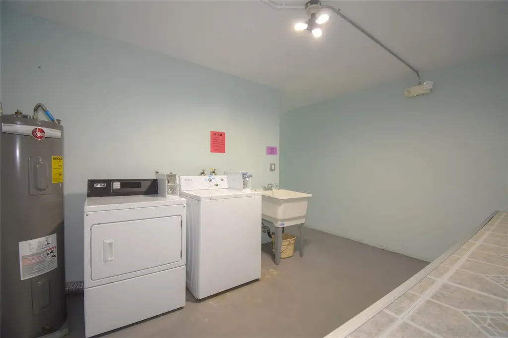 2161 NE 42nd Court Lighthouse Point FL 33064