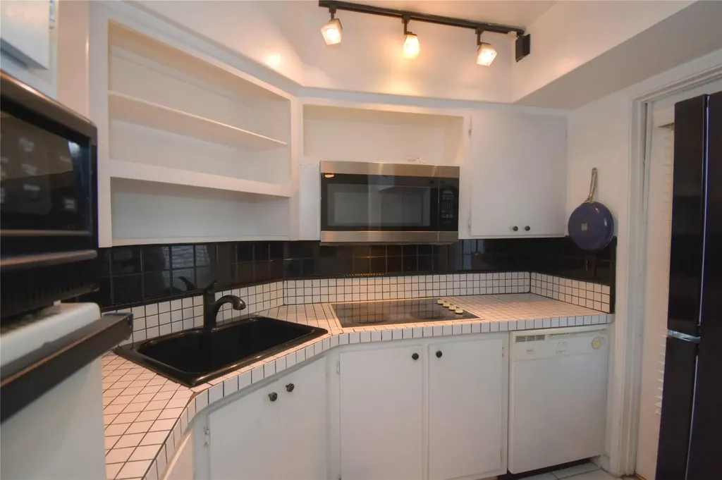 2161 NE 42nd Court Lighthouse Point FL 33064