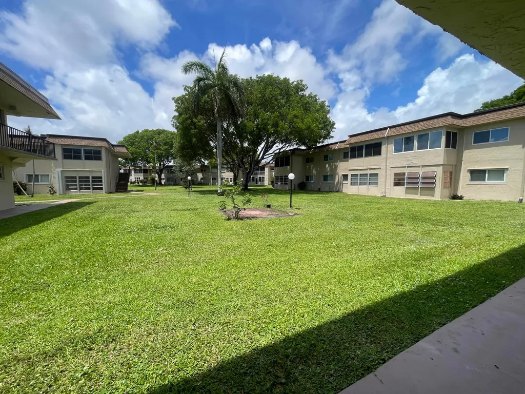 752 Lori Drive Palm Springs FL 33461