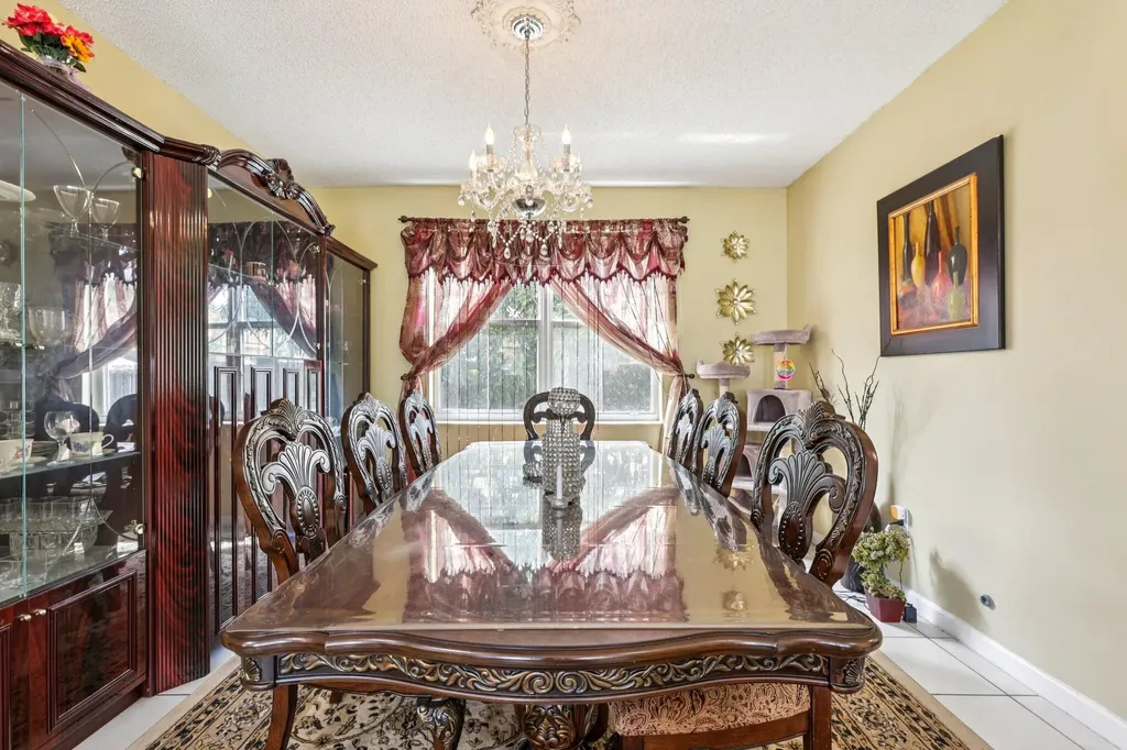 405 E Royal Cove Circle Davie FL 33325