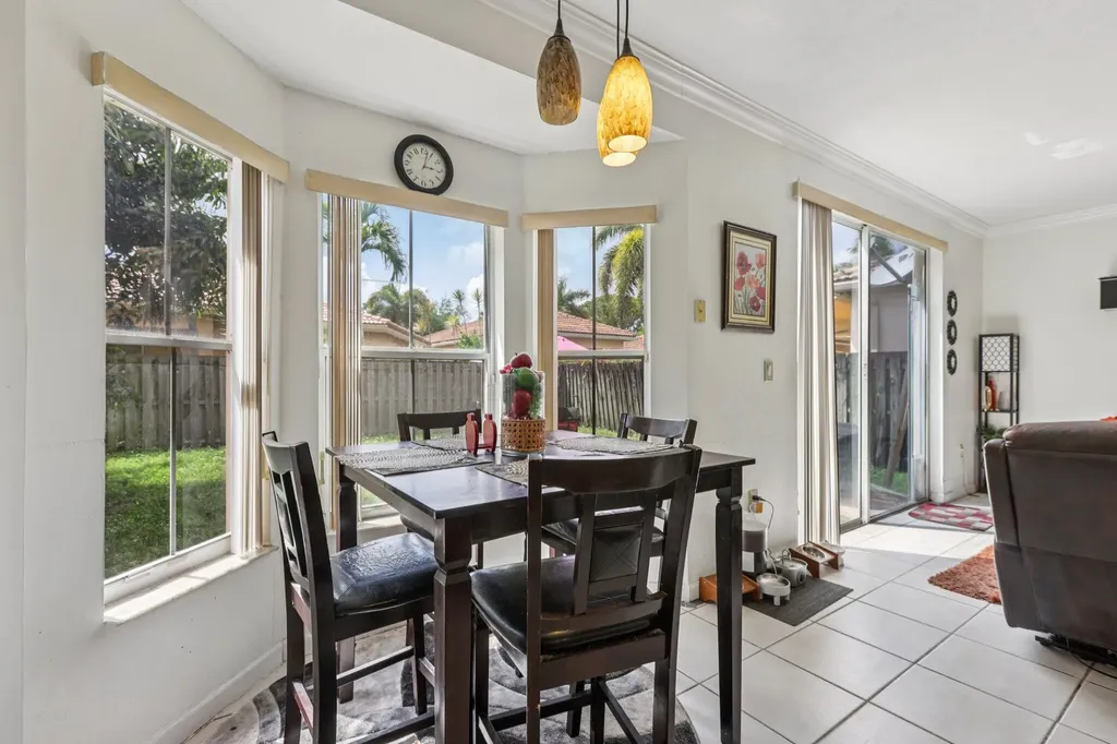 405 E Royal Cove Circle Davie FL 33325
