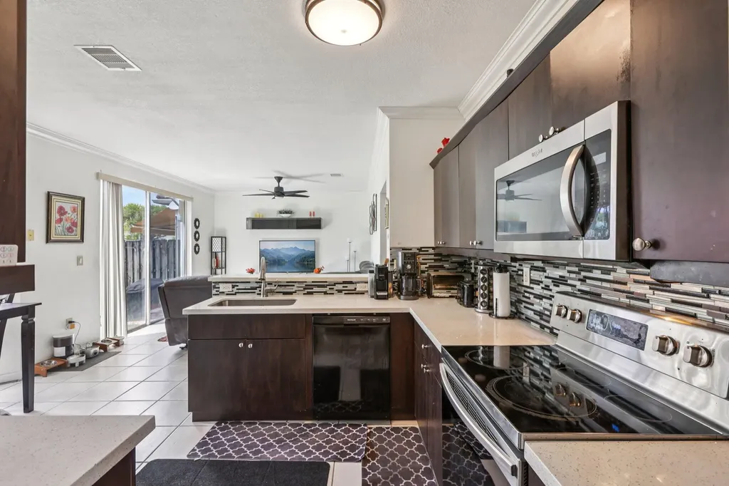 405 E Royal Cove Circle Davie FL 33325
