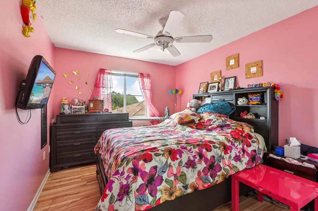 405 E Royal Cove Circle Davie FL 33325