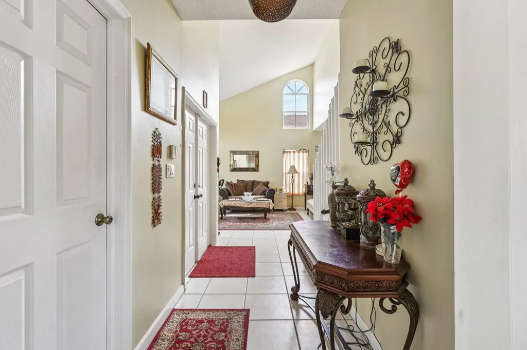 405 E Royal Cove Circle Davie FL 33325