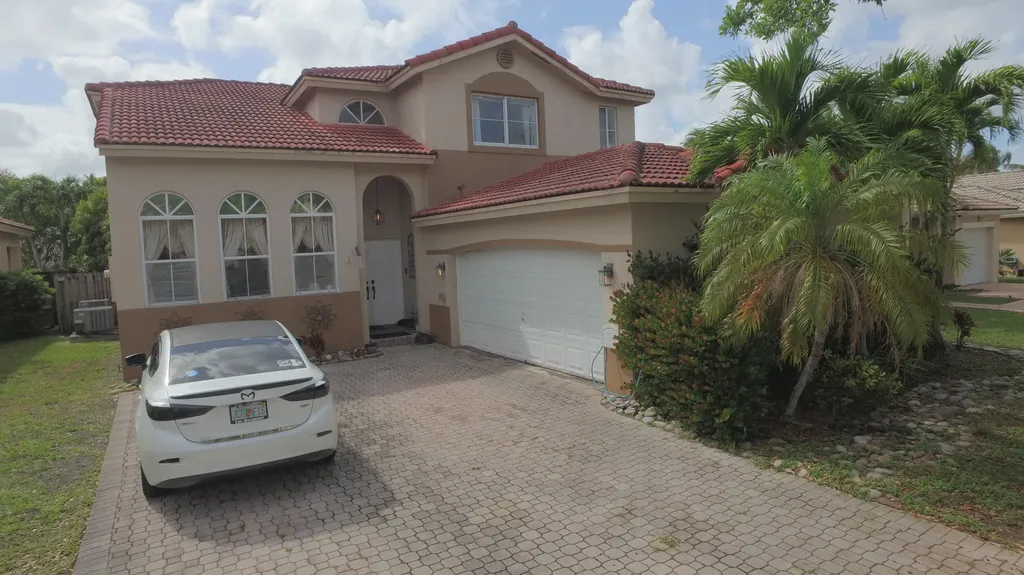 405 E Royal Cove Circle Davie FL 33325