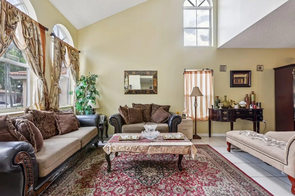 405 E Royal Cove Circle Davie FL 33325
