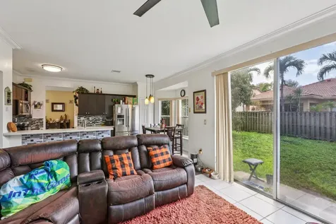 405 E Royal Cove Circle Davie FL 33325
