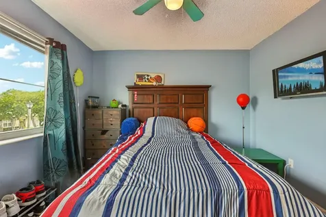 405 E Royal Cove Circle Davie FL 33325