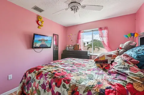 405 E Royal Cove Circle Davie FL 33325