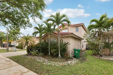 405 E Royal Cove Circle Davie FL 33325