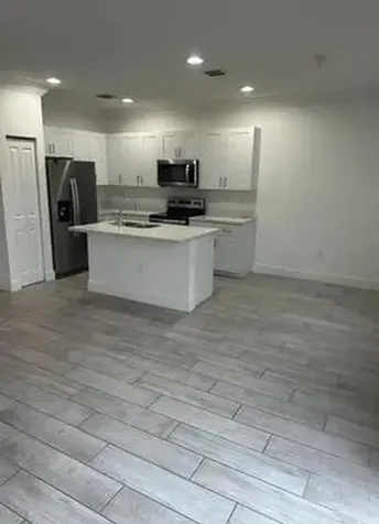 3016 King Palm Way Riviera Beach FL 33410