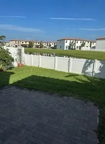 3016 King Palm Way Riviera Beach FL 33410