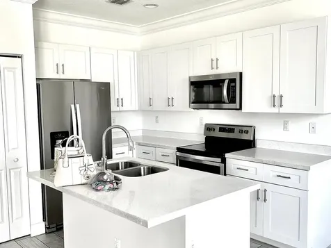3016 King Palm Way Riviera Beach FL 33410