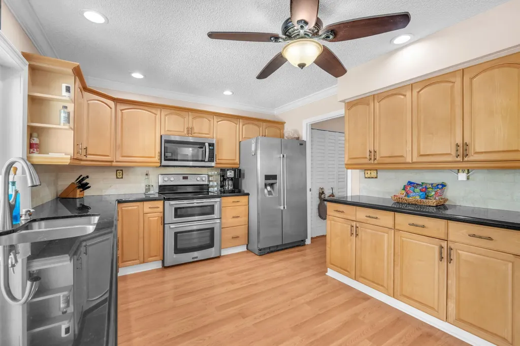8235 NW 5th Street Coral Springs FL 33071