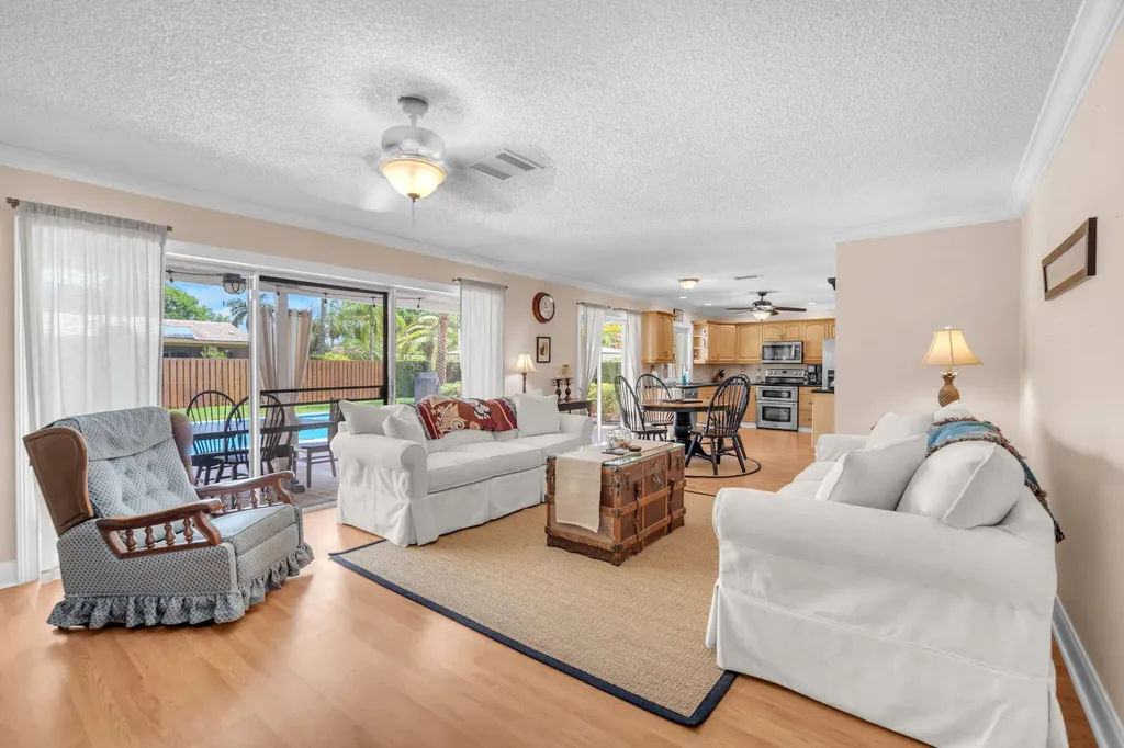 8235 NW 5th Street Coral Springs FL 33071