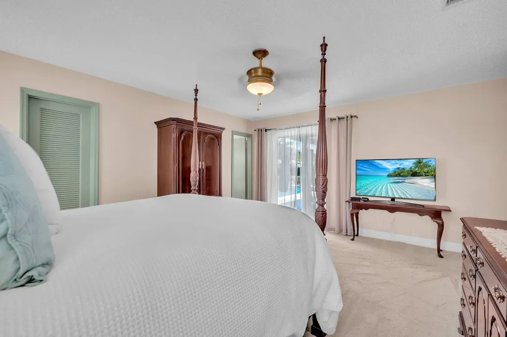 8235 NW 5th Street Coral Springs FL 33071