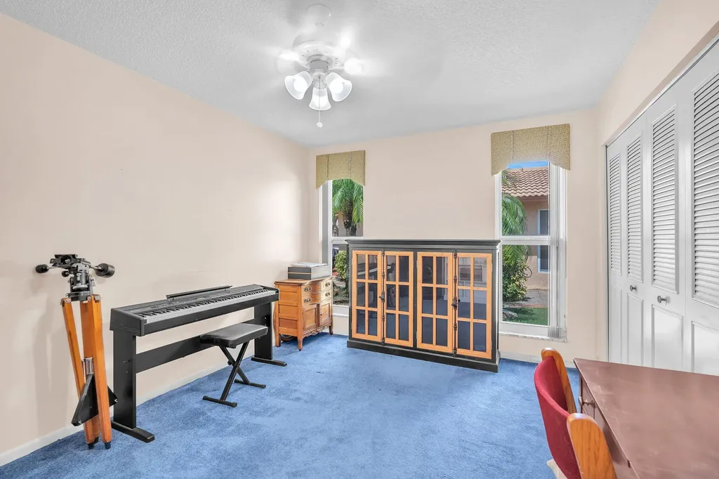 8235 NW 5th Street Coral Springs FL 33071
