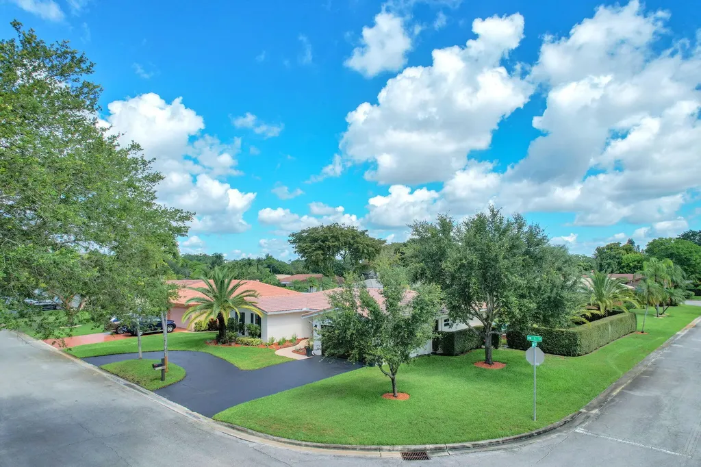 8235 NW 5th Street Coral Springs FL 33071
